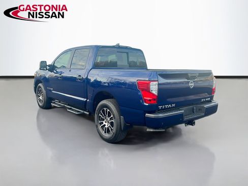Used 2024 Nissan Titan SV w/ SV Convenience Package image 6