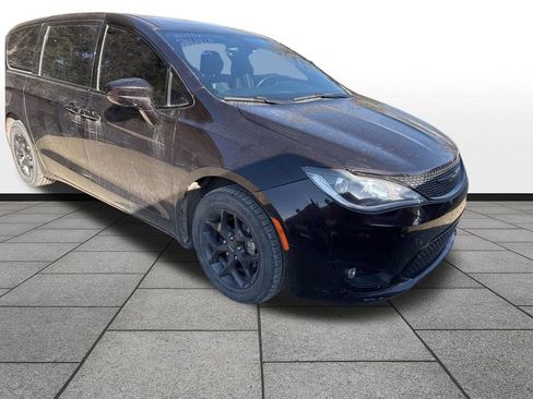Used 2019 Chrysler Pacifica Touring Plus w/ S Appearance Package image 3