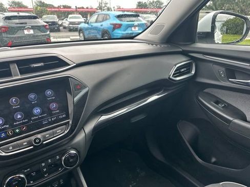 Used 2023 Chevrolet TrailBlazer LT w/ Convenience Package FWD image 14