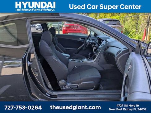 Used 2011 Hyundai Genesis 2.0T RWD image 15