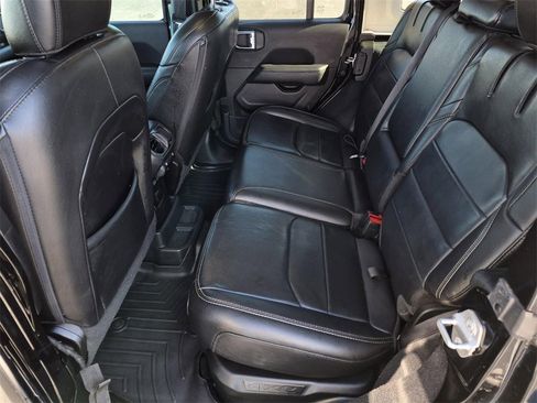 Used 2022 Jeep Wrangler Unlimited Sahara image 31