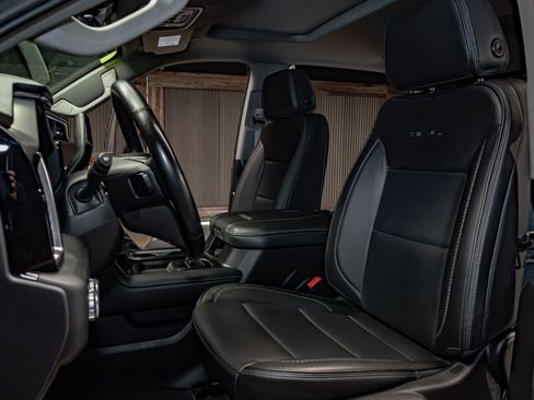 Used 2024 GMC Sierra 3500 Denali w/ Denali Reserve Package image 24