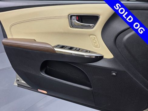Used 2017 Toyota Avalon Limited image 27