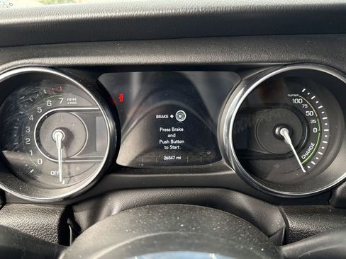 Used 2023 Jeep Wrangler Unlimited Sahara image 9