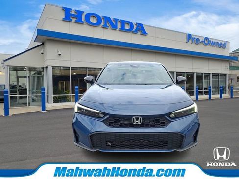 Used 2025 Honda Civic Sport image 2
