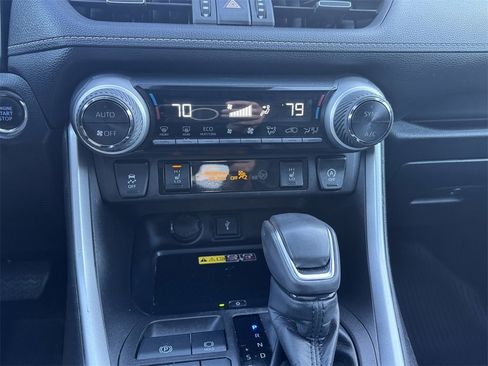 Used 2022 Toyota RAV4 XLE Premium image 25