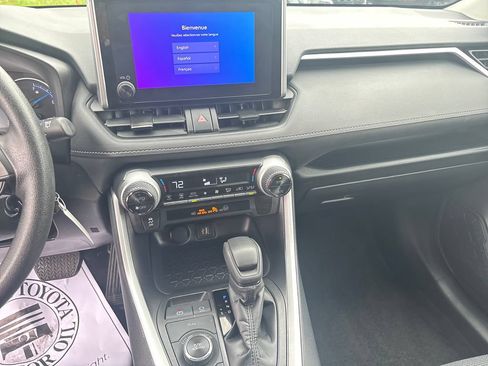 Certified 2025 Toyota RAV4 LE AWD/4WD image 21