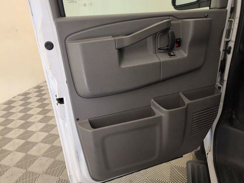 Used 2018 Chevrolet Express 3500 LT w/ LT Preferred Equipment Group image 36