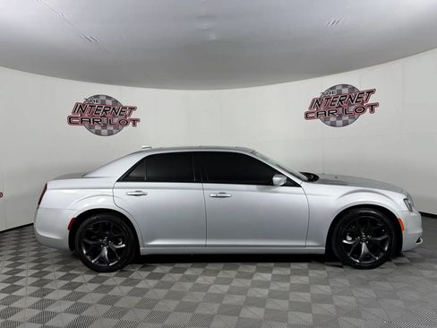 Used 2023 Chrysler 300 S RWD image 8