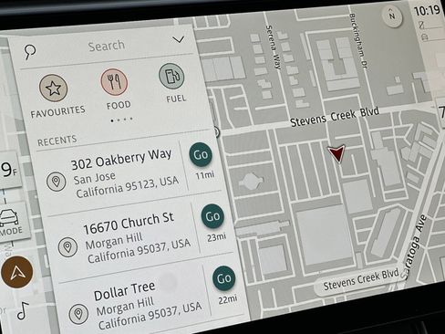 Certified 2025 Land Rover Range Rover Velar S image 21