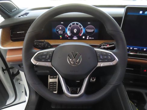 New 2026 Volkswagen Tiguan SEL R-Line image 16