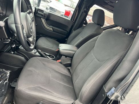 Used 2015 Jeep Wrangler Sport w/ Connectivity Group image 13