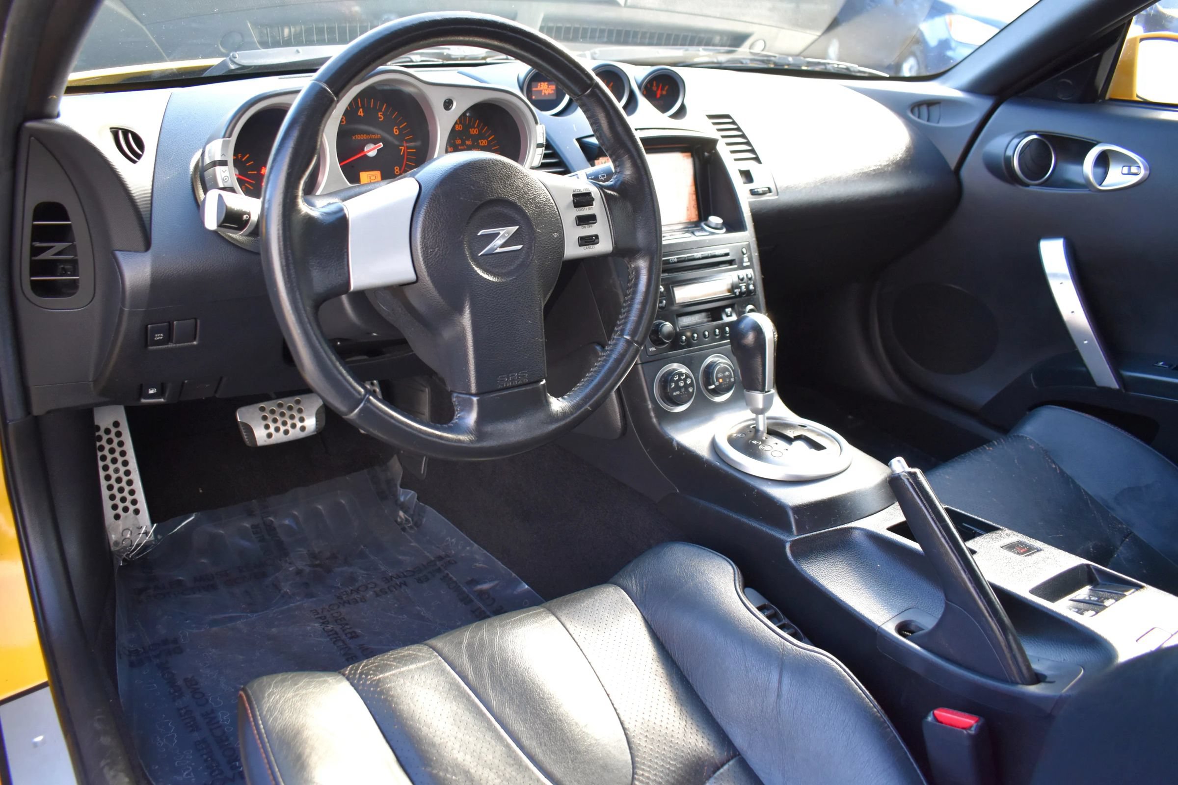 Used 2005 Nissan 350Z Touring w/ (N93) Cargo Convenience Pkg RWD image 3