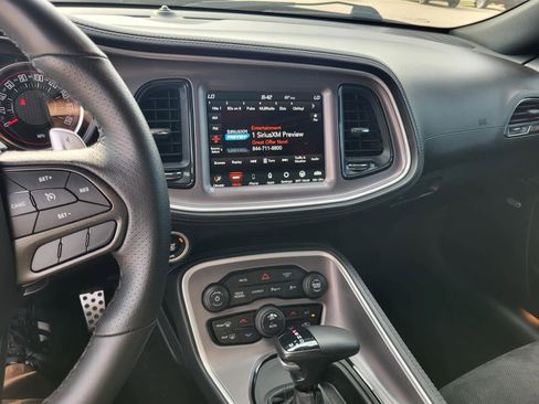 Used 2022 Dodge Challenger R/T Scat Pack RWD image 18