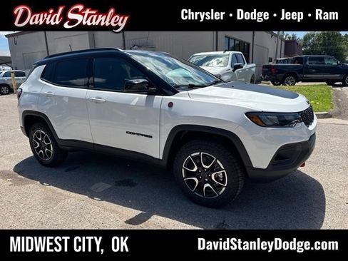 New 2026 Jeep Compass Trailhawk w/ Sun, Sound & Navigation Group AWD/4WD image 1