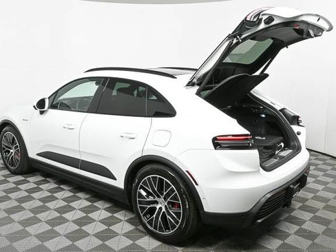 New 2025 Porsche Macan 4S Electric image 39