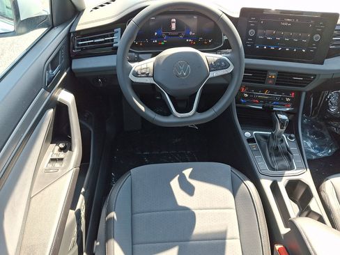 New 2026 Volkswagen Jetta SE FWD image 7