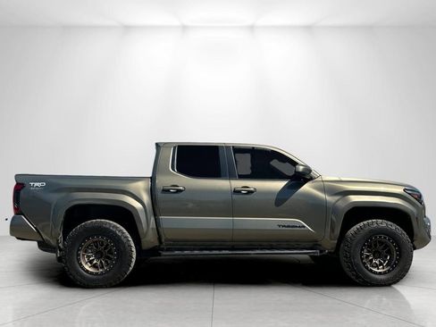 Used 2024 Toyota Tacoma TRD Sport image 3