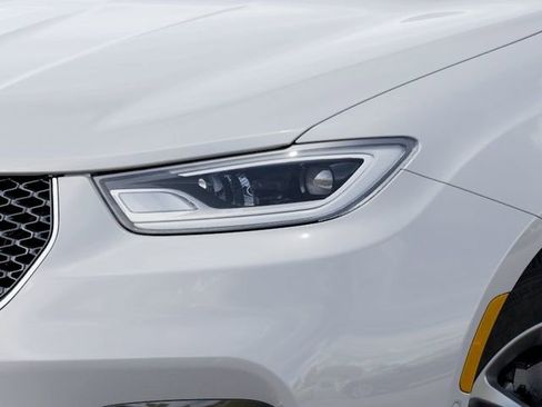 New 2026 Chrysler Pacifica Select FWD image 11