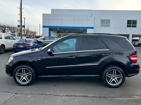 Used 2010 Mercedes-Benz ML 350 BlueTEC 4MATIC image 4