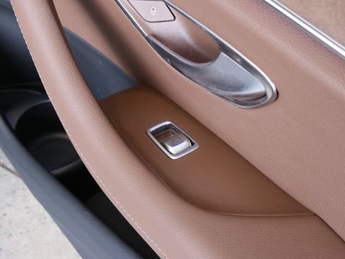 Used 2022 Mercedes-Benz E 350 4MATIC Sedan image 45