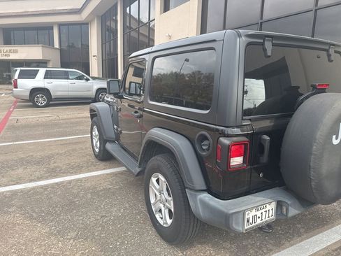Used 2019 Jeep Wrangler Sport S image 11