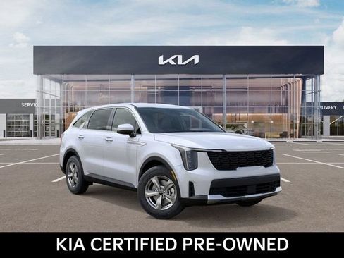 Certified 2026 Kia Sorento LX FWD image 8