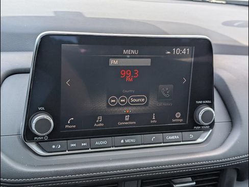 Used 2024 Nissan Rogue SV AWD/4WD image 14