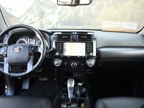 Used 2022 Toyota 4Runner TRD Off-Road Premium w/ Moonroof Package AWD/4WD image 18