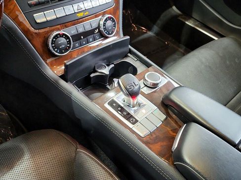 Used 2013 Mercedes-Benz SL 550 image 19