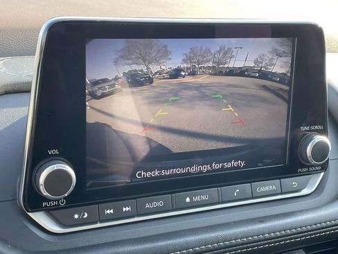 Used 2023 Nissan Rogue SV image 26