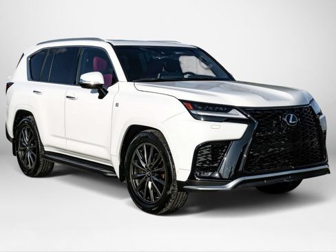 Used 2023 Lexus LX 600 F Sport w/ Accessory Package (Z1) AWD/4WD image 4