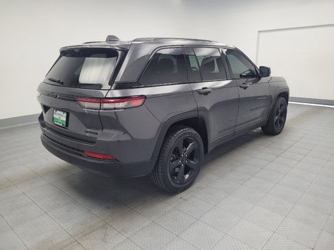 Used 2024 Jeep Grand Cherokee Limited w/ Luxury Tech Group II RWD image 9