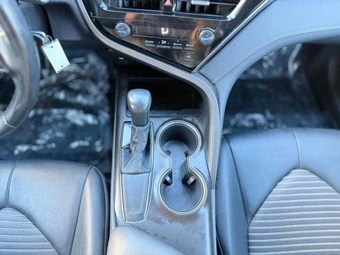 Used 2021 Toyota Camry SE FWD image 20