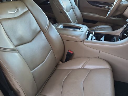 Used 2020 Cadillac Escalade ESV Platinum image 20