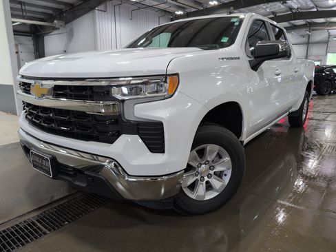 Used 2023 Chevrolet Silverado 1500 LT w/ Protection Package AWD/4WD image 6