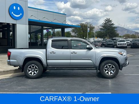 Used 2019 Toyota Tacoma SR5 AWD/4WD image 2