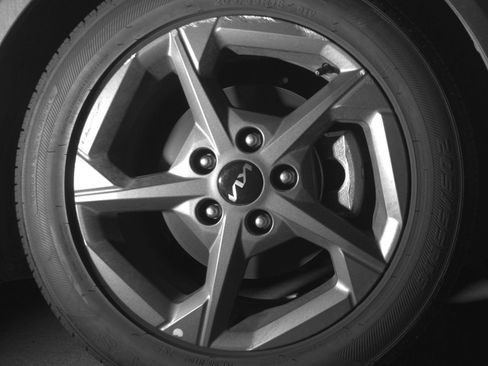 Used 2025 Kia K4 FWD image 16