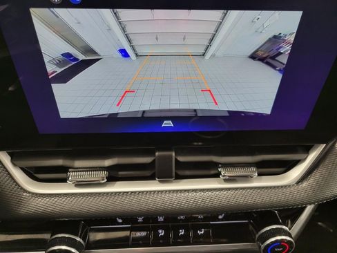 Used 2025 Chevrolet Equinox LT image 15