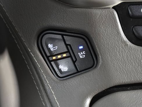 Used 2016 GMC Yukon XL Denali image 27