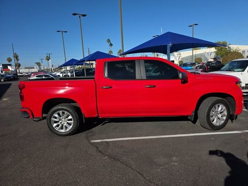 Used 2025 Chevrolet Silverado 1500 Custom image 4