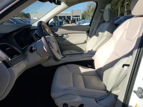 Used 2023 Volvo XC90 B5 Plus w/ Protection Package Premier image 10