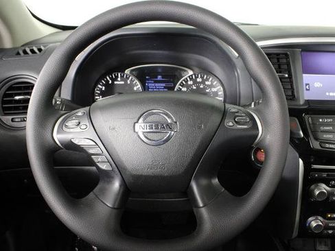 Certified 2020 Nissan Pathfinder S FWD image 10