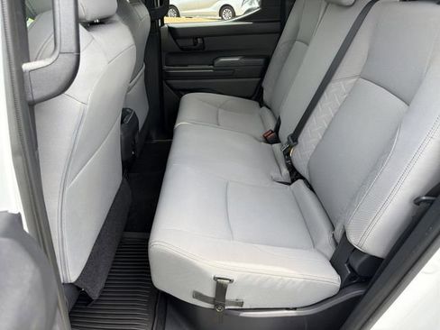 Certified 2024 Toyota Tacoma SR5 AWD/4WD image 7