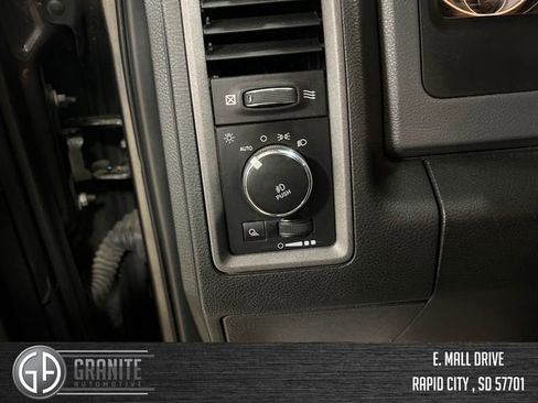 Used 2018 RAM 1500 Express w/ Express Value Package AWD/4WD image 30