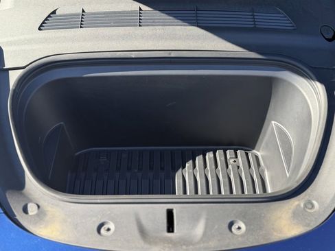 Used 2024 Tesla Model Y Long Range image 6