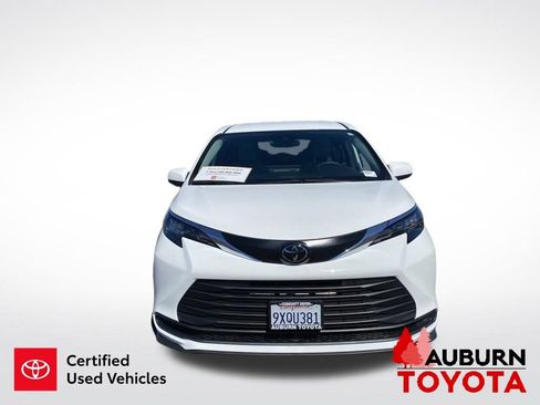 Certified 2026 Toyota Sienna LE FWD image 3