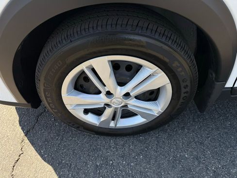 Certified 2025 Nissan Kicks Play S FWD image 8