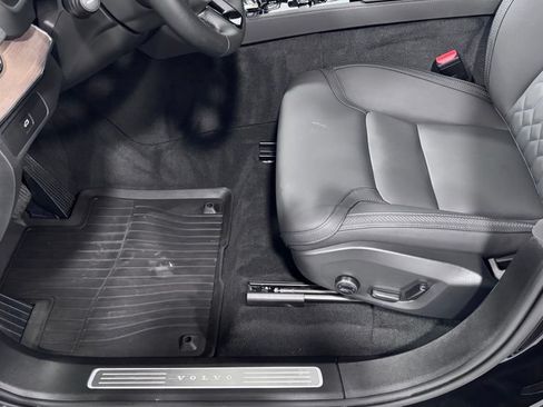 Certified 2026 Volvo XC90 B6 Plus AWD/4WD image 11