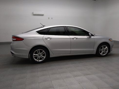 Used 2018 Ford Fusion SE image 10